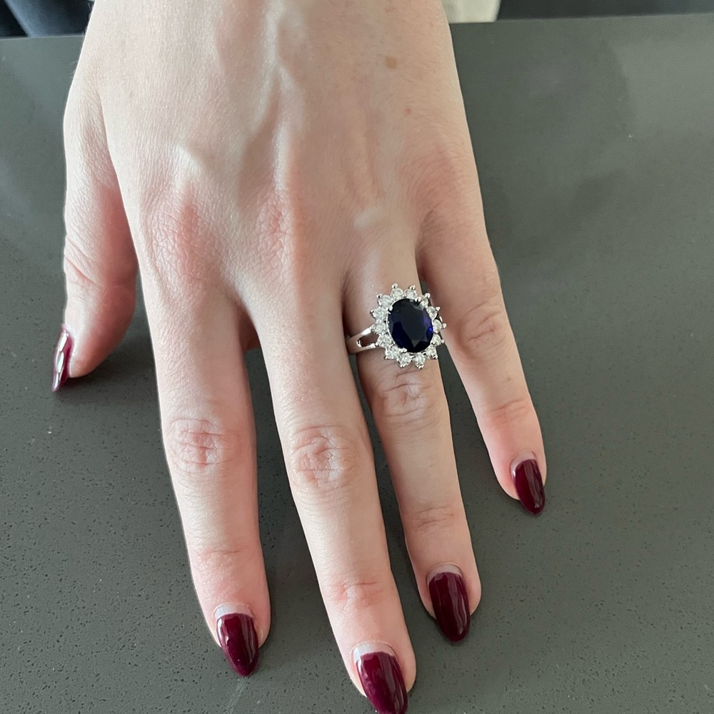 Elegant Silver and Blue Gemstone Ring